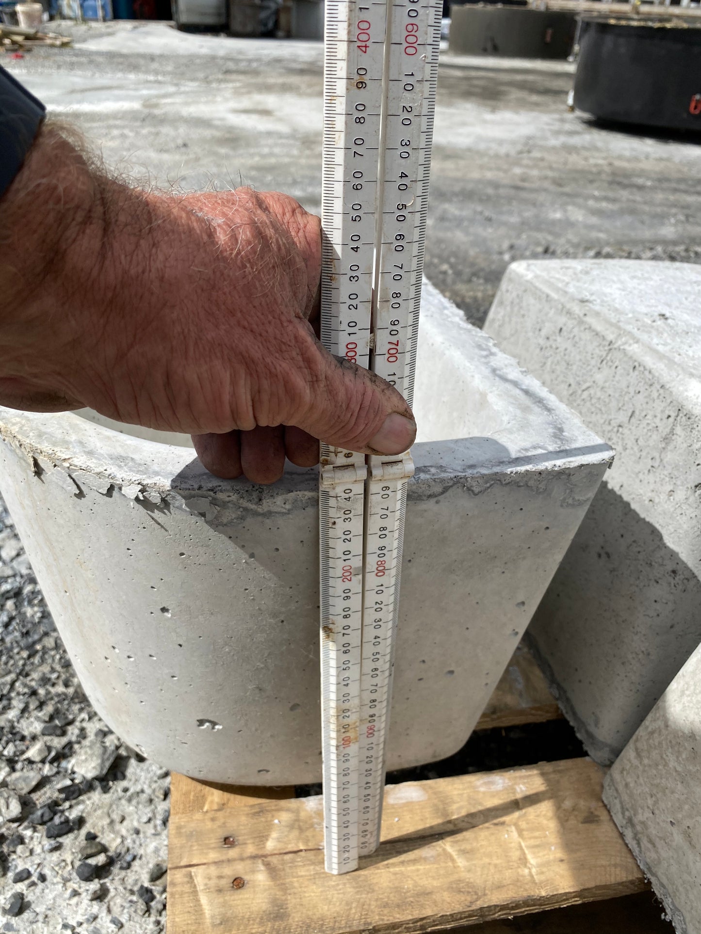 Concrete Kennel Water Bowl