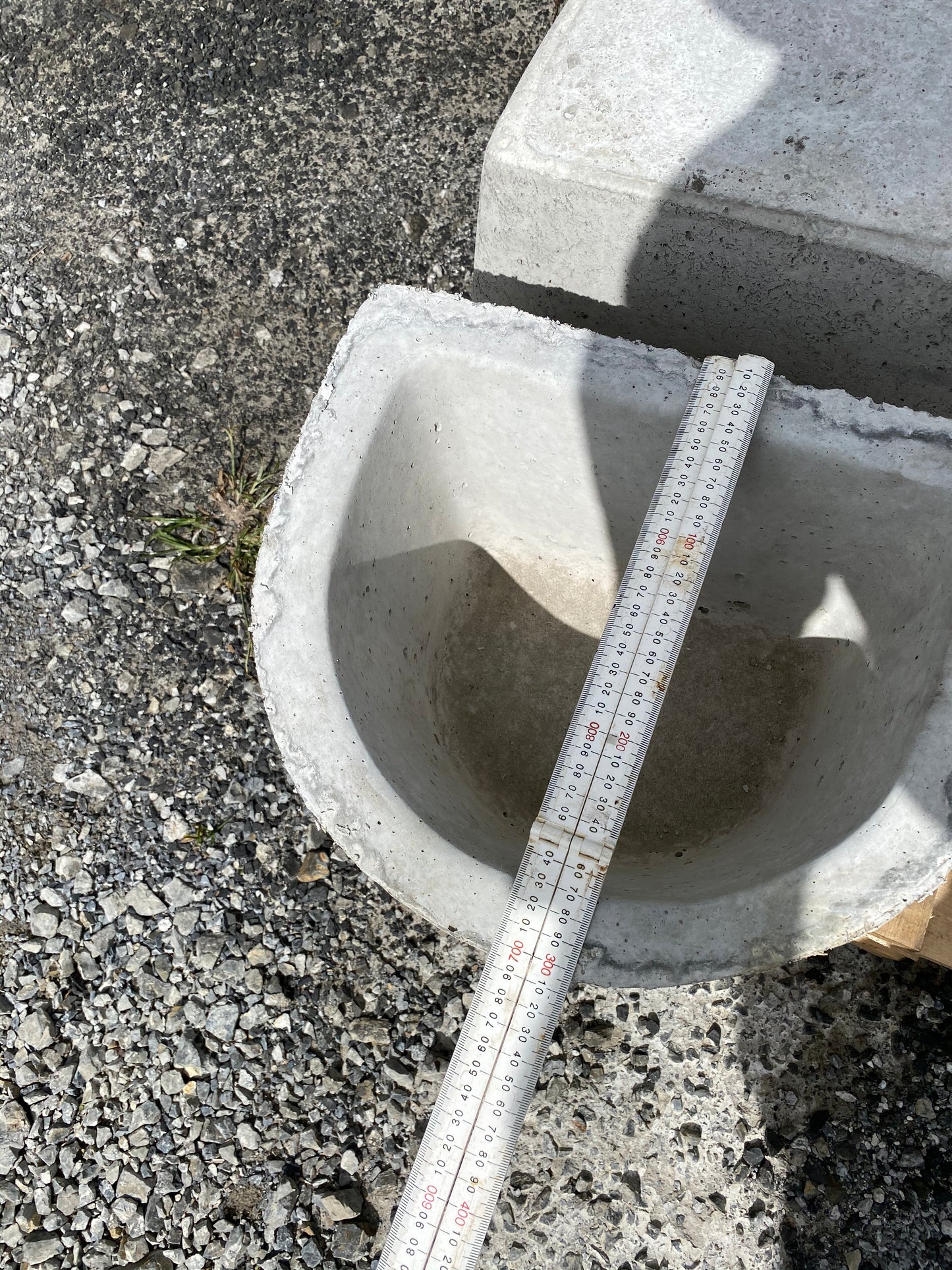 Concrete Kennel Water Bowl